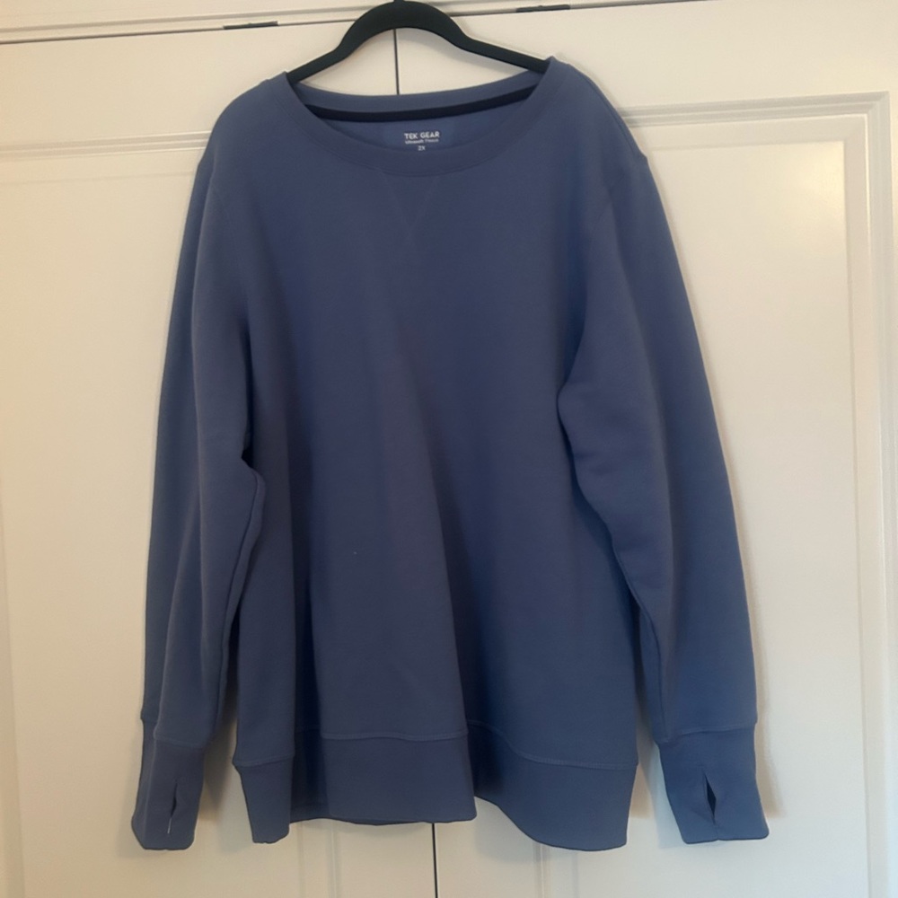 Tek Gear Women’s Plus Size Crewneck Sweatshirt in Blue